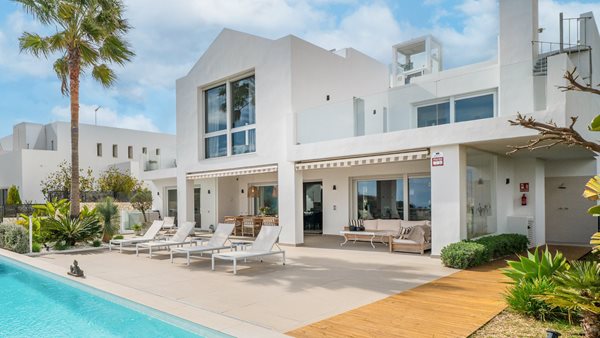 1806 Villa La Mairena-11